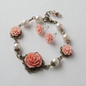 Vintage Flower Bracelet - Rose Cabochon Bracelet..