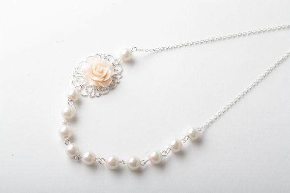 Vintage Style Flower Necklace - Bridesmaid Necklace - Peach Wedding - Shabby Chic - Pearl And Rose Necklace - Blush Pink Pearl Neckalce - Rose