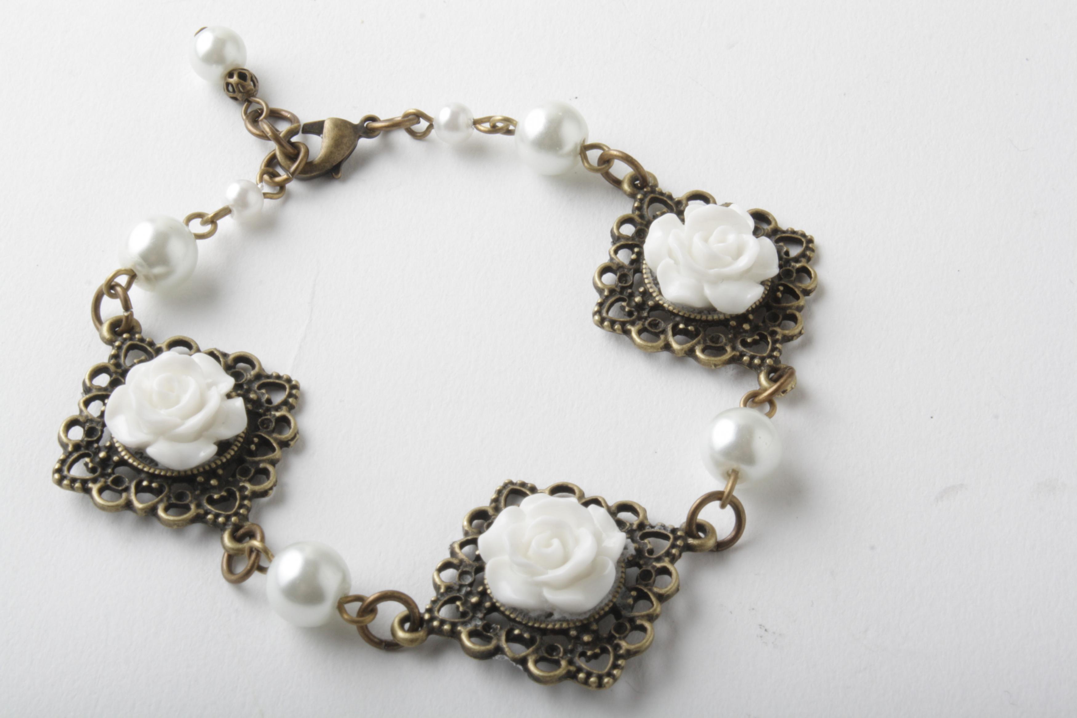 Pearl and Antiqued Brass Bracelet